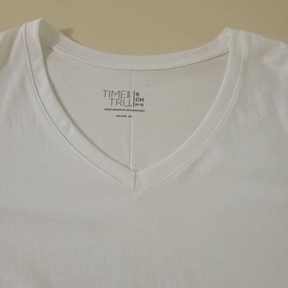 Time and Tru Women's Essential Short Sleeve V-Neck T-Shirt - Picture 9 of 12